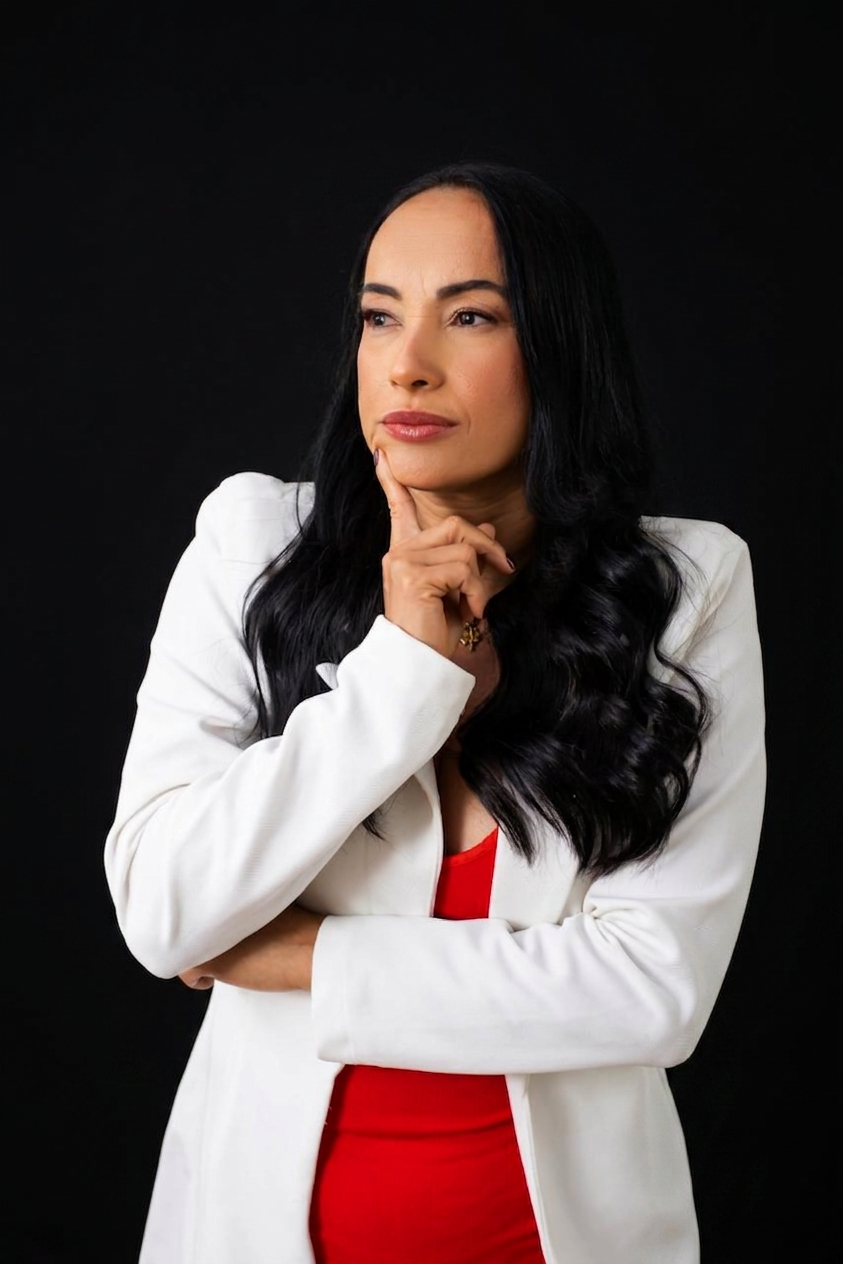 Dra. Juselia explicando direitos a cliente